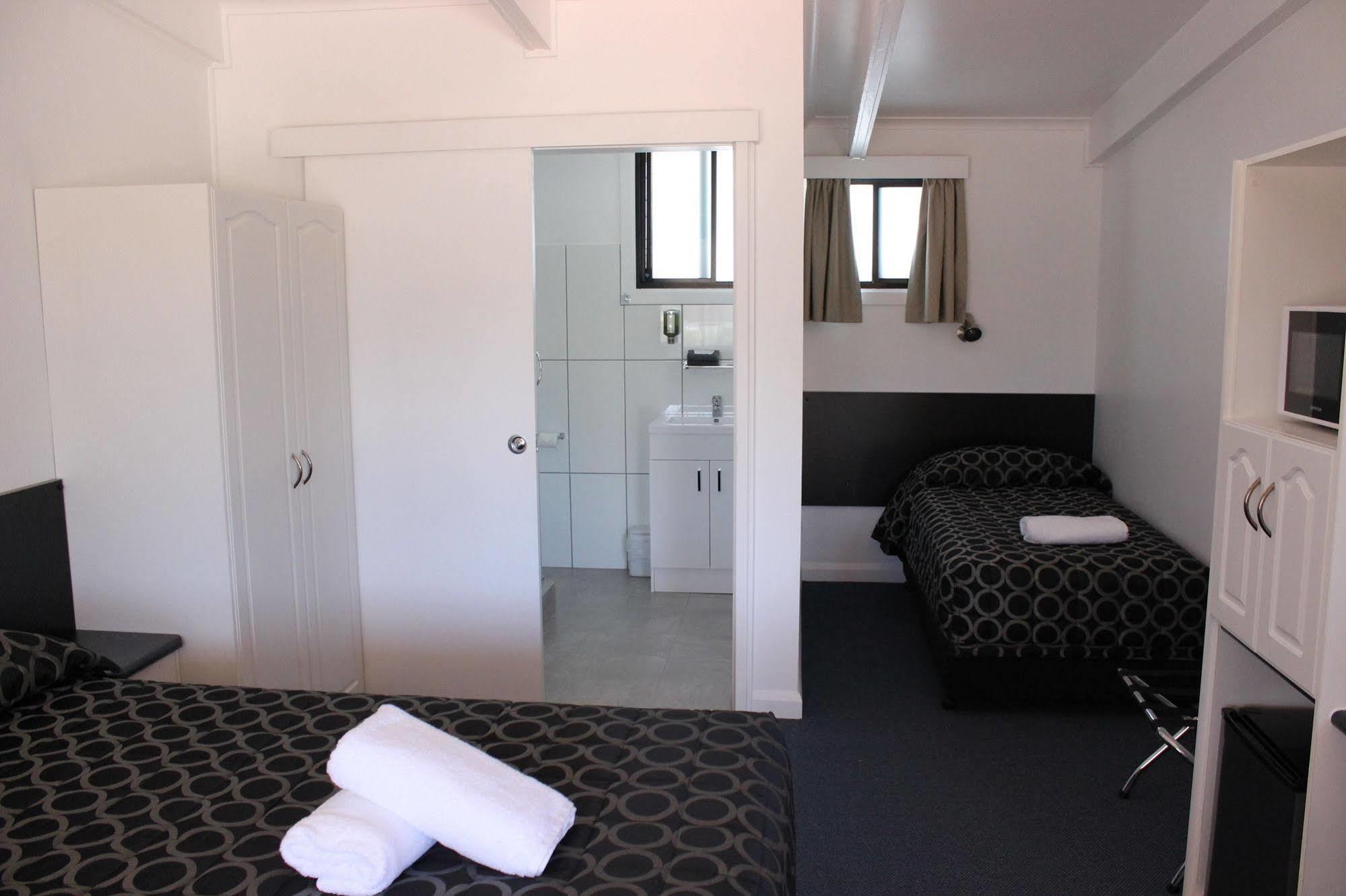 Twin Swans 4* Inverell